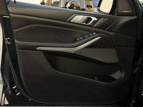 Used 2021 BMW X7 M50i image 26