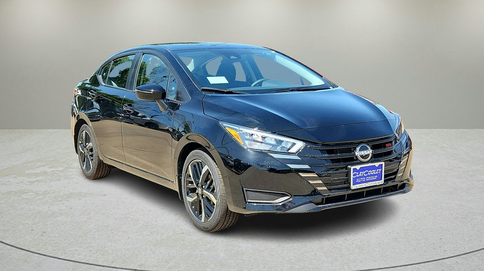 Certified 2025 Nissan Versa SR w/ Trunk Package FWD image 1