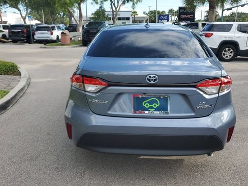 Used 2023 Toyota Corolla LE FWD image 4