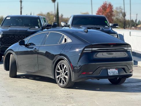 Used 2025 Toyota Prius XSE image 2