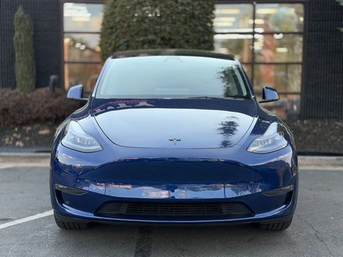 Used 2023 Tesla Model Y Long Range image 3