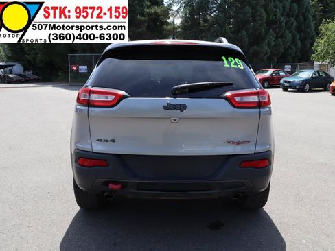 Used 2015 Jeep Cherokee Trailhawk AWD/4WD image 7