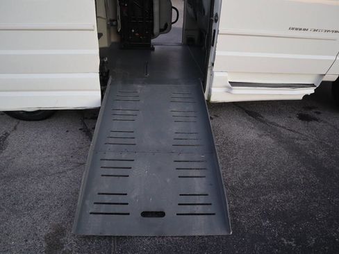 Used 2010 Dodge Grand Caravan SE w/ Climate Group image 23