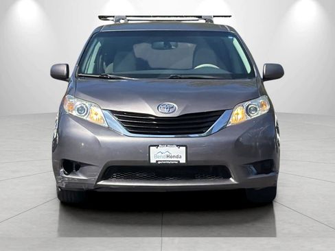 Used 2013 Toyota Sienna LE FWD image 10