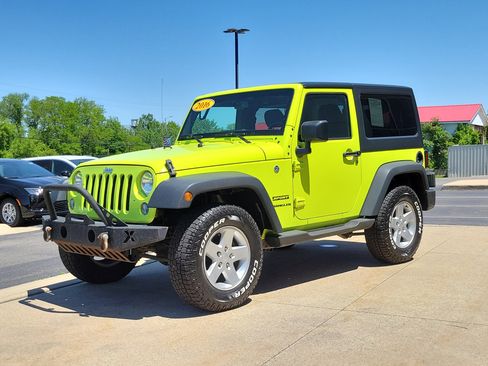 Used 2016 Jeep Wrangler Sport w/ Quick Order Package 24S AWD/4WD image 2