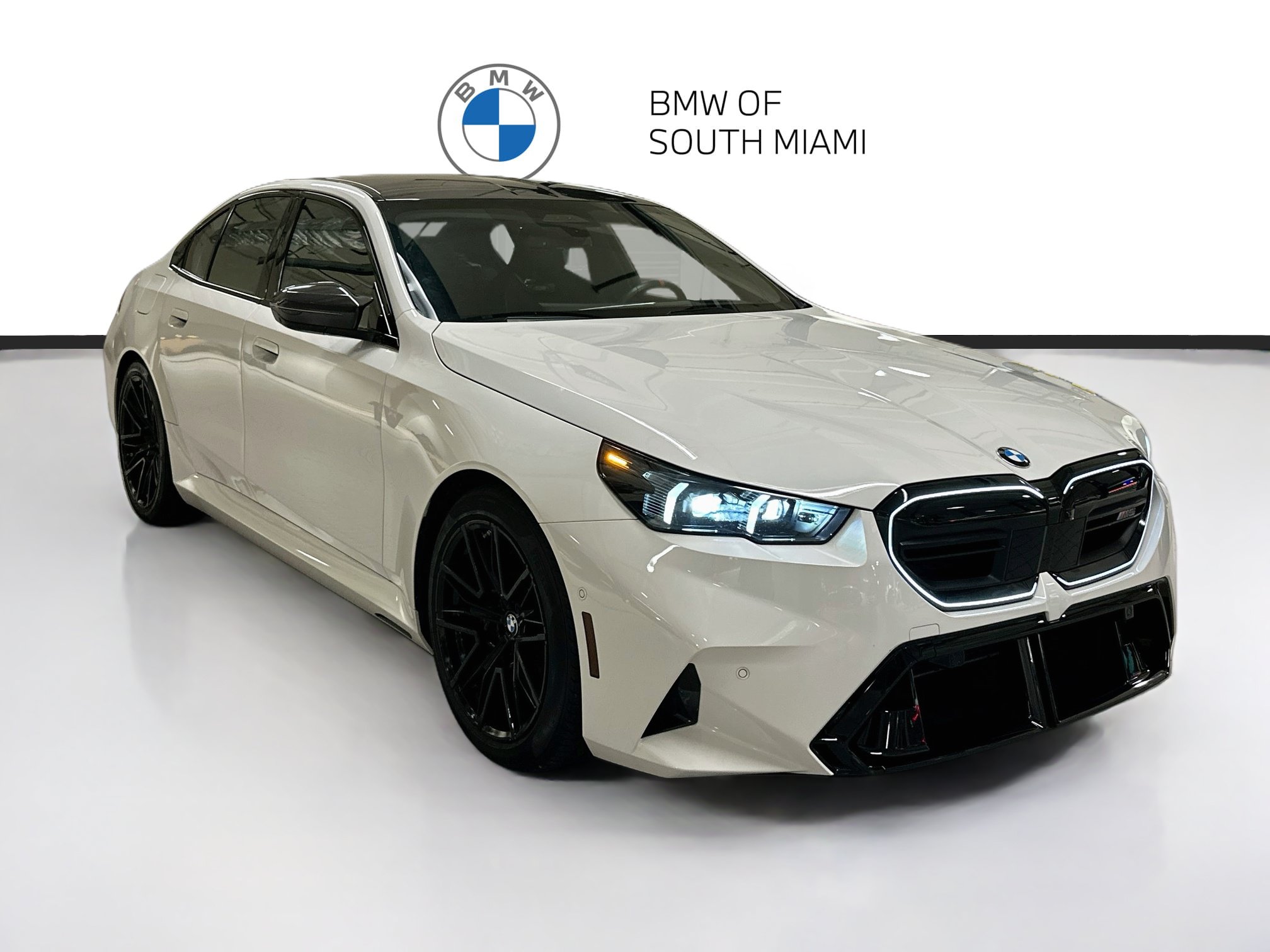Used 2025 BMW M5 w/ Carbon Package AWD/4WD image 1