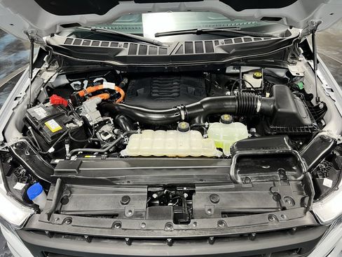 Used 2023 Ford F150 Lariat w/ Trailer Tow Package image 26