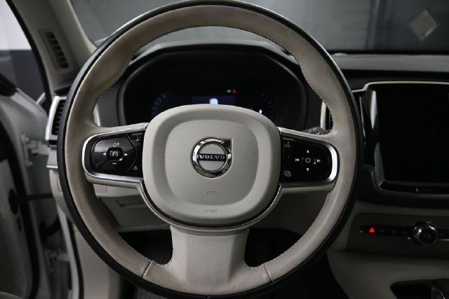 Used 2025 Volvo XC90 B5 Plus w/ Protection Package Premier AWD/4WD image 23
