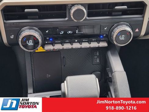 Used 2025 Toyota Tacoma Limited image 20