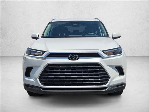 Used 2026 Toyota Grand Highlander FWD image 2