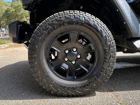 Used 2022 Jeep Gladiator Mojave w/ Trailer Tow Package image 30