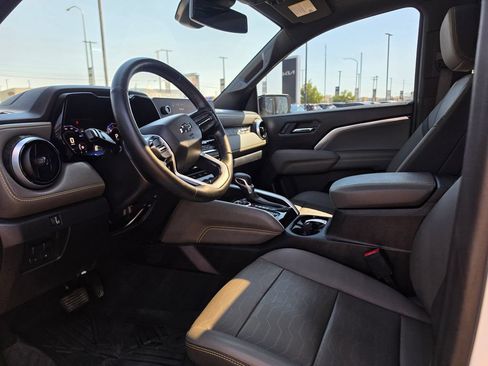 Used 2024 Chevrolet Colorado ZR2 w/ ZR2 Convenience Package III AWD/4WD image 9