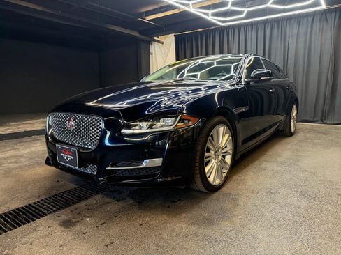 Used 2016 Jaguar XJ L Portfolio image 3