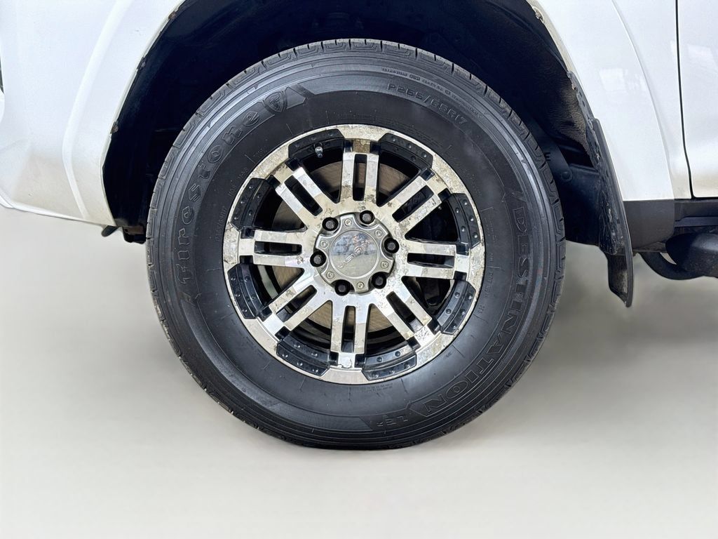 Used 2019 Toyota 4Runner SR5 AWD/4WD image 26
