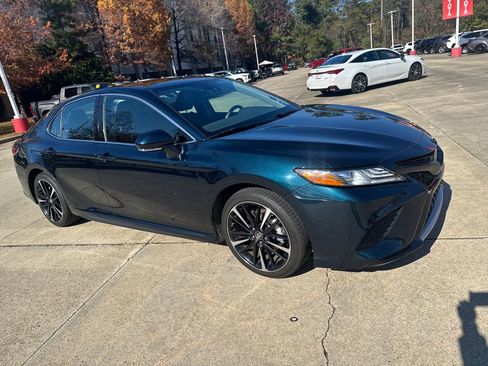 Used 2019 Toyota Camry XSE image 9