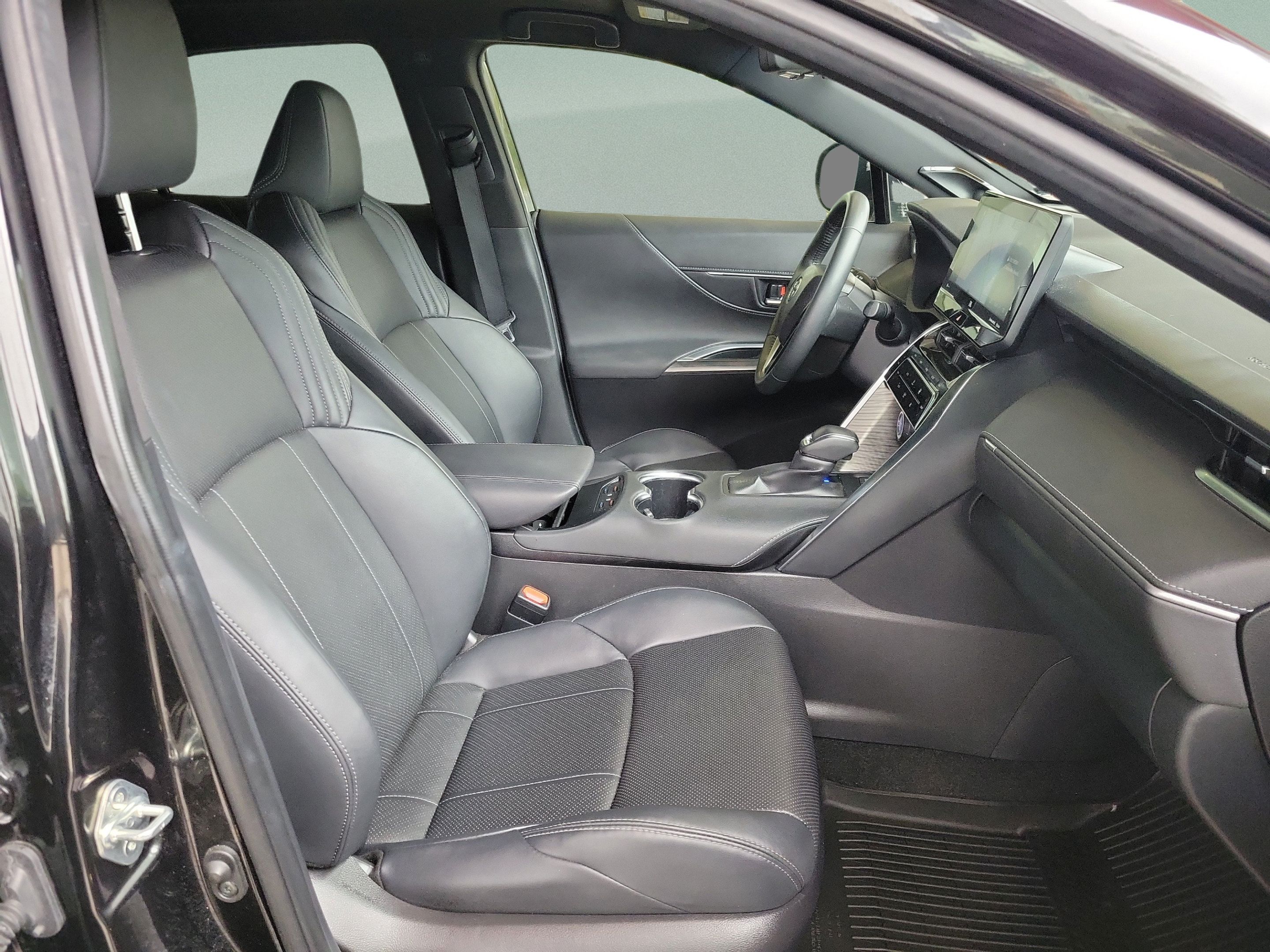 Used 2022 Toyota Venza Limited w/ Advanced Technology Package AWD/4WD image 28