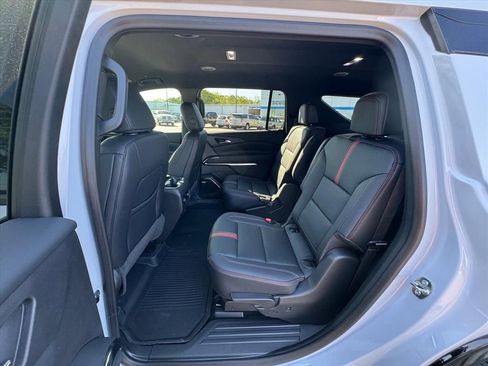 New 2026 Chevrolet Traverse RS FWD image 9