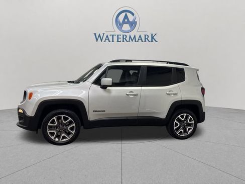 Used 2018 Jeep Renegade Latitude AWD/4WD image 2