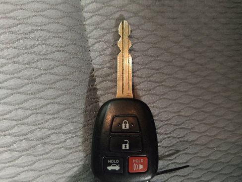Used 2016 Toyota Corolla LE FWD image 32