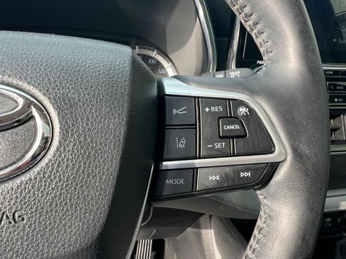 Used 2022 Toyota Highlander Platinum image 23
