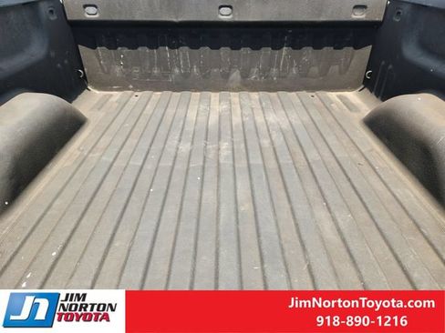 Used 2018 Chevrolet Silverado 1500 LT w/ Texas Edition AWD/4WD image 32