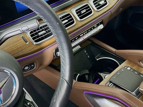 Used 2024 Mercedes-Benz GLE 350 4MATIC w/ AMG Line Exterior image 17