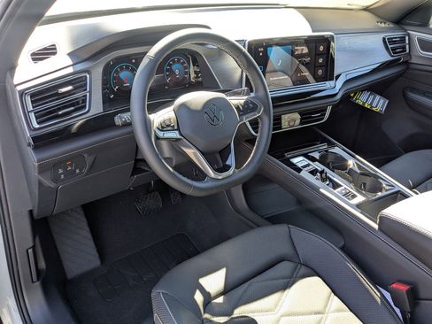 New 2025 Volkswagen Atlas Cross Sport SE image 16