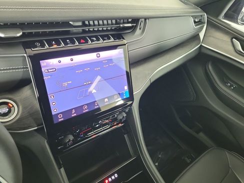 Used 2025 Jeep Grand Cherokee Limited w/ Trailer Tow Package RWD image 14