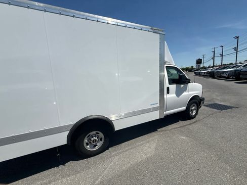 New 2025 GMC Savana 3500 w/ Power Convenience Package RWD image 21