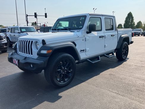 Used 2020 Jeep Gladiator Sport w/ Quick Order Package 24S AWD/4WD image 3
