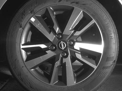 Used 2025 Nissan Versa SV FWD image 14