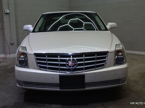 Used 2011 Cadillac DTS Luxury image 35