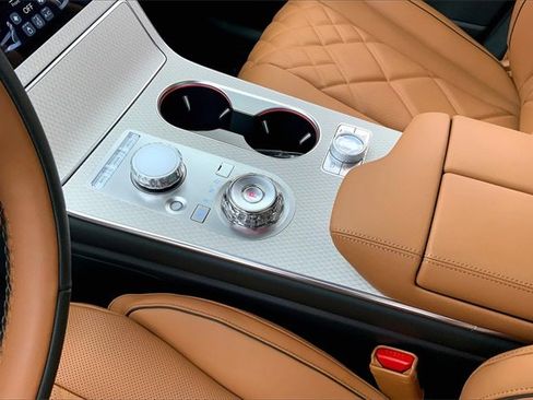 Used 2025 Genesis GV80 3.5T Prestige image 9