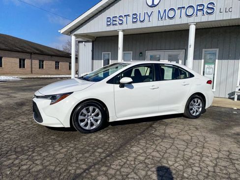 Used 2021 Toyota Corolla LE image 24