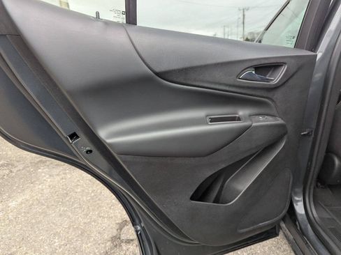 Used 2018 Chevrolet Equinox LT FWD image 13