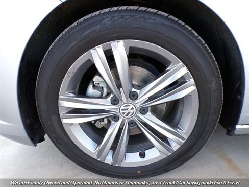 Used 2021 Volkswagen Jetta R-Line w/ R-Line Cold Weather Package FWD image 38