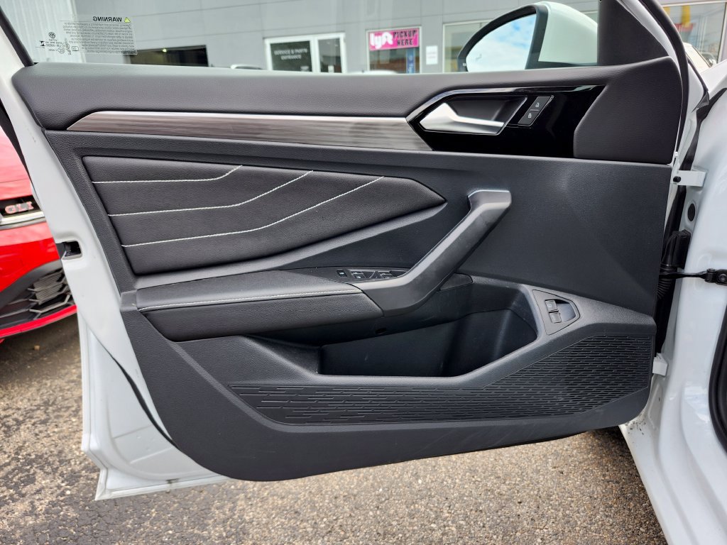 Certified 2024 Volkswagen Jetta SEL FWD image 8