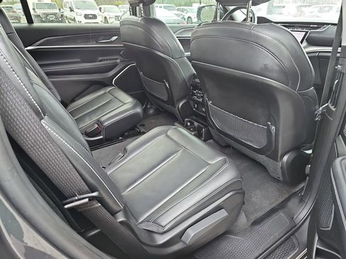 Used 2022 Jeep Grand Cherokee L Limited image 14