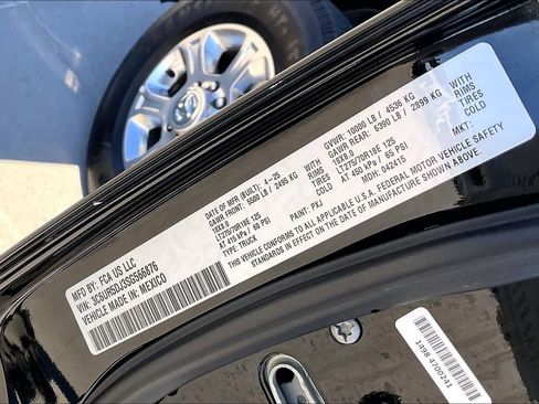 Used 2025 RAM 2500 Big Horn image 34