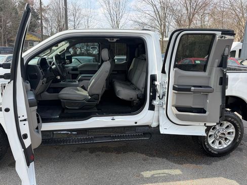 Used 2020 Ford F250 XLT w/ XLT Value Package image 36