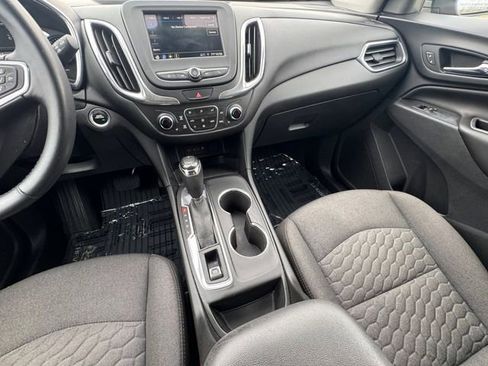 Used 2019 Chevrolet Equinox LT image 3