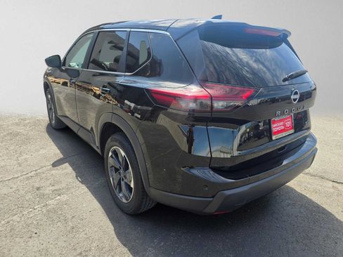 Used 2024 Nissan Rogue SV FWD image 5