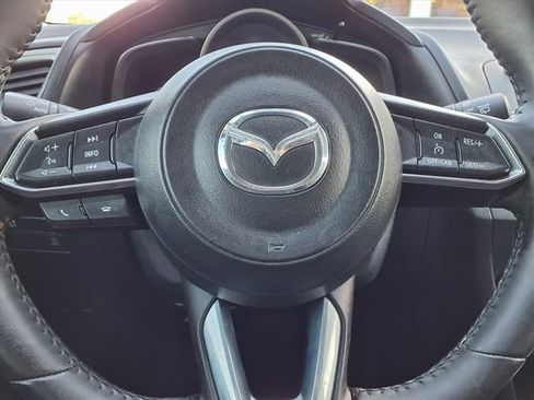 Used 2018 MAZDA MAZDA3 Touring image 9