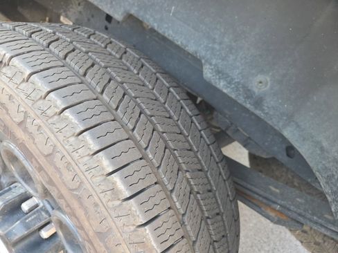 Used 2024 Ford F250 Lariat w/ Black Appearance Package image 16