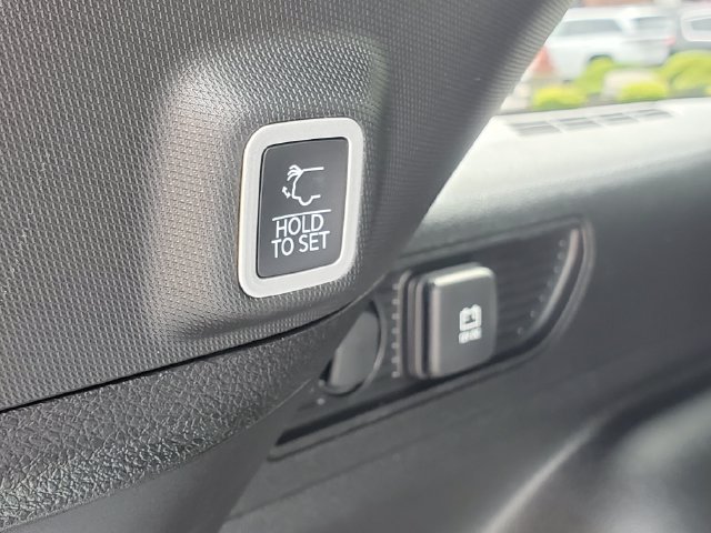 Used 2026 Jeep Grand Cherokee Limited AWD/4WD image 29