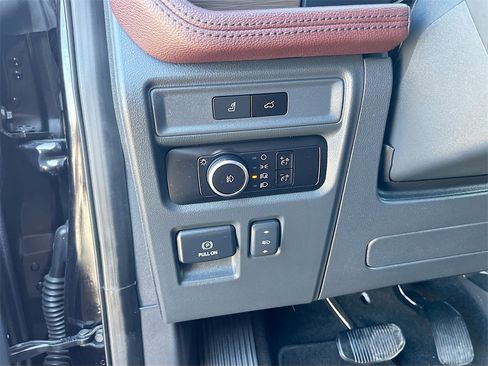 Used 2023 Ford Expedition Max Limited image 10