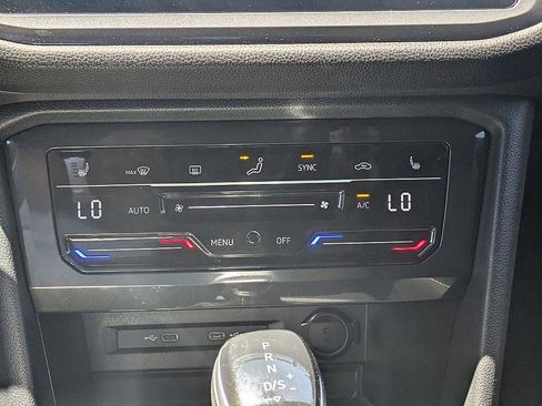 Used 2023 Volkswagen Tiguan SE R-Line image 23