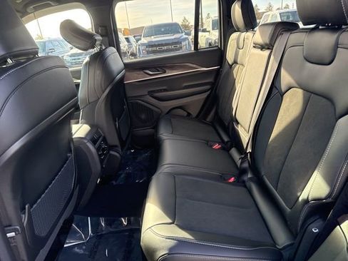 New 2026 Jeep Grand Cherokee Laredo image 17