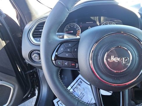 Used 2021 Jeep Renegade Latitude image 17