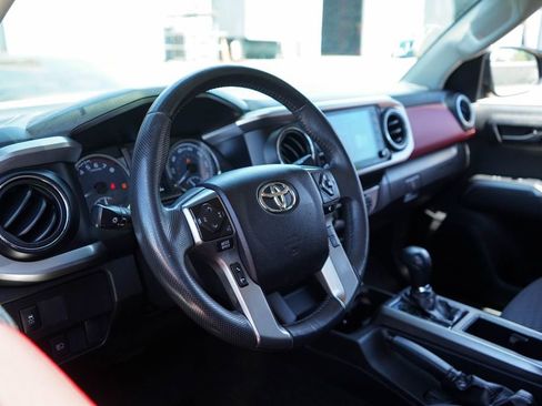 Used 2022 Toyota Tacoma SR5 RWD image 6